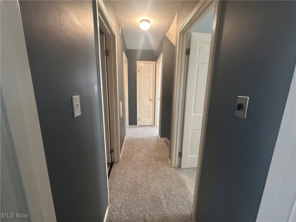 2041 Willowdale Drive, Stow, Ohio image 19