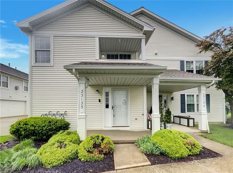 23135 Grist Mill Court Unit 29C, Olmsted Falls, OH 44138 - #: 5126122