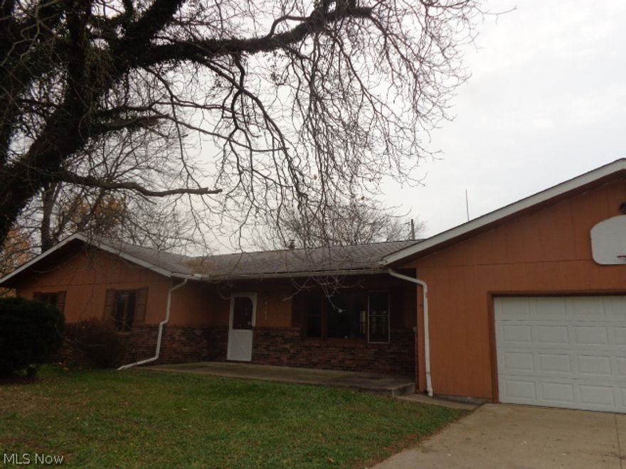 A very 3 bedroom ranch. It has 2 full bathrooms and 1/2 bathroom and a 2 car attached garage and also an extra 2 car detached garage. This would be great starter home..  Don't miss out!!  

FYI  there is a  60 foot track of land to the west of our parcel and which has previously been used by former owners of our property at 6142 Buffham as a driveway.  The owner of this parcel wants all to know that this 60 foot parcel is not a driveway for this parcel but is an access road to the land his family owned in the rear.   In looking at the property many people would think this 60 foot parcel would belong to our  parcel as the driveway does turn into our property.  I want you to be aware that it does not include the driveway on the right side of the property.