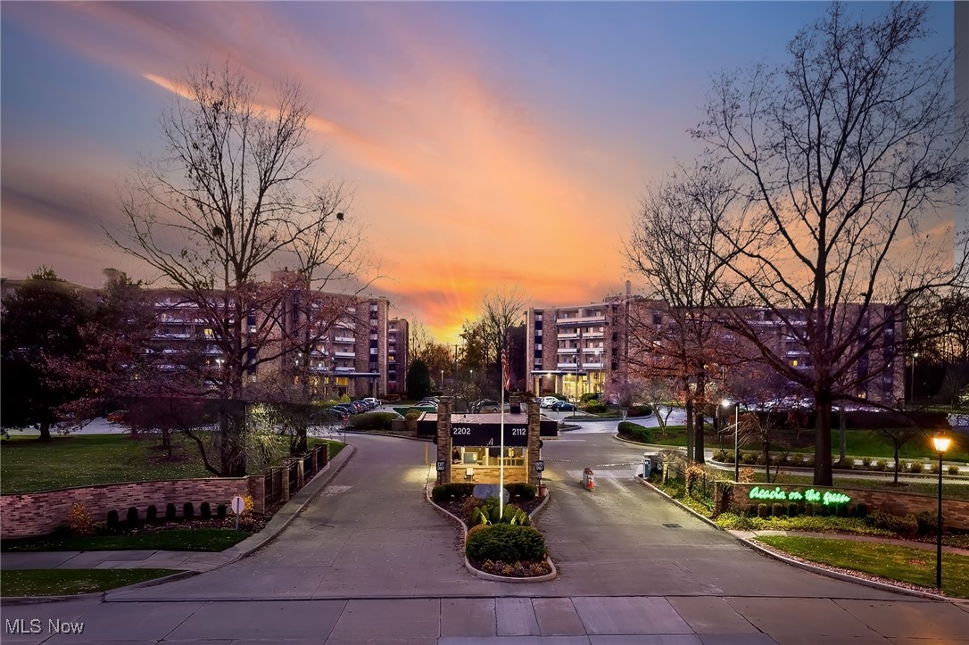 Acacia on the Green Condo - Residential