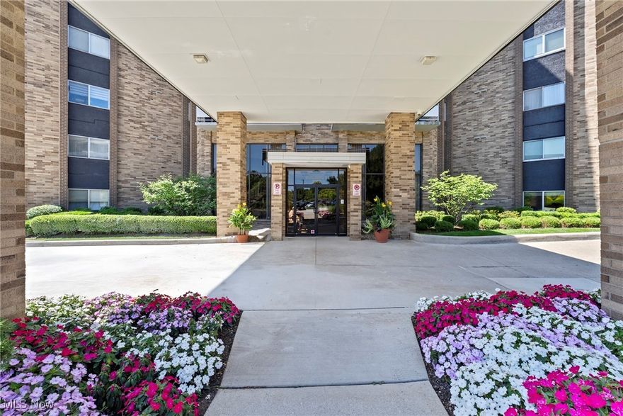 Location and lifestyle come together at Acacia on the Green. This expansive 2,100+ sq ft corner condo offers sun-filled living, two private balconies, generous custom storage, and large living areas for entertaining. The primary suite features an updated bath with a walk-in shower, while the flexible den includes its own closet, ideal for a third bedroom or office. An eat-in kitchen with a windowed breakfast bar adds everyday charm.

Enjoy resort-style amenities including a fitness center, pool, tennis courts, and social spaces, all set beside the Acacia Reservation and minutes from Beachwood Place, Legacy Village, and freeway access. Well cared for and ready for your personal vision, this home offers a rare opportunity to secure exceptional space and amenities in a highly sought-after location. 

Make this condo your home. Motivated seller. Schedule your showing today and bring your offer.