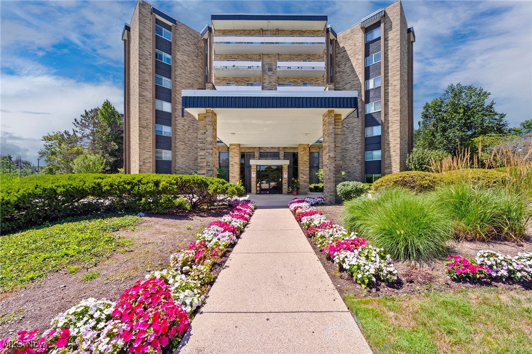 Acacia on the Green Condo - Residential