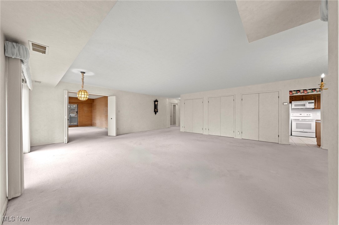 Acacia on the Green Condo - Residential