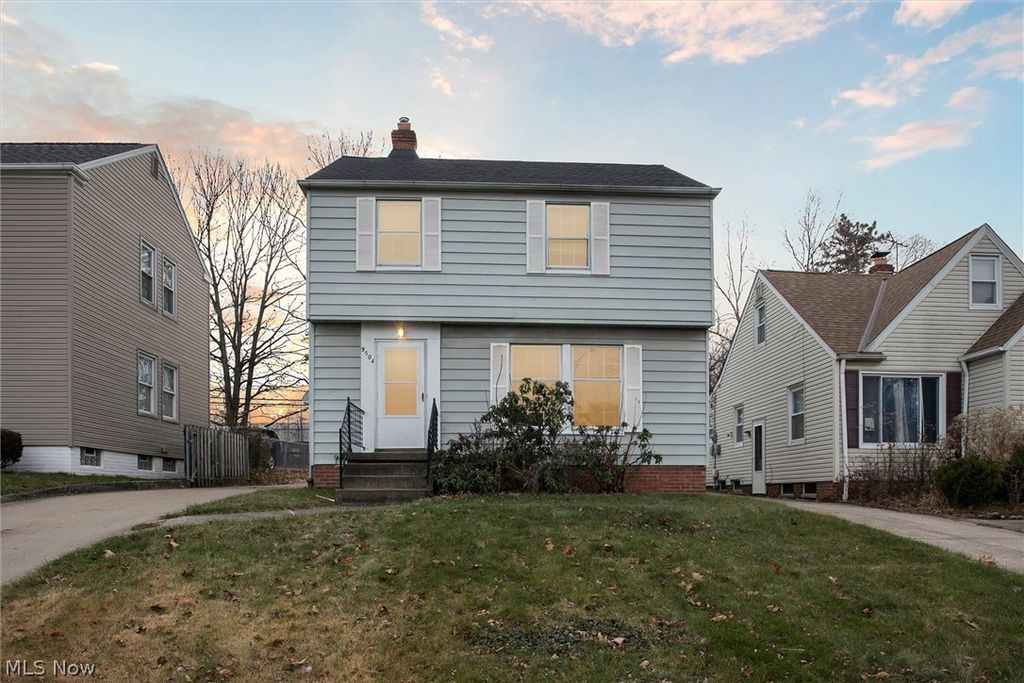 Photo of 9504 S Highland Avenue, Garfield Heights, OH 44125 (MLS # 5195460)