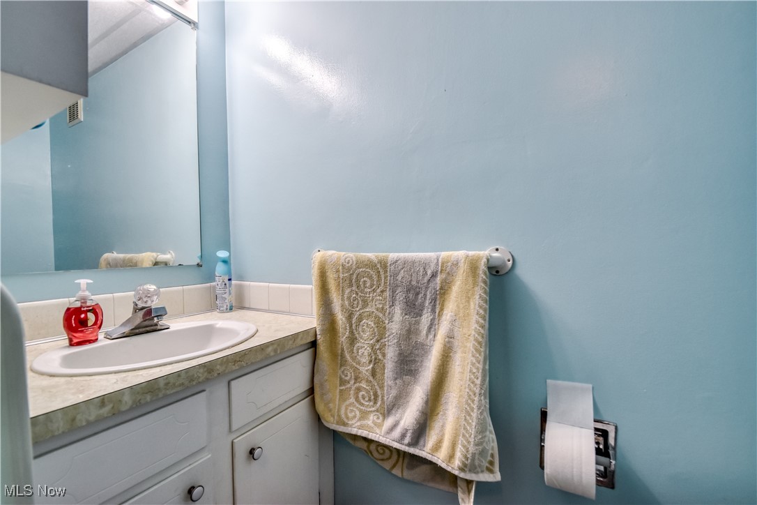 108 Doncaster Court #108, Mentor, Ohio image 5