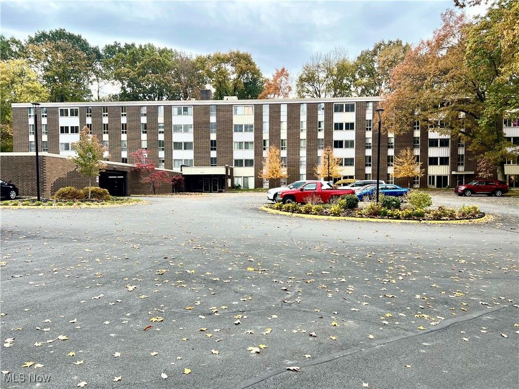 Photo of 3068 Kent Road #105C, Stow, OH 44224 (MLS # 5170047)