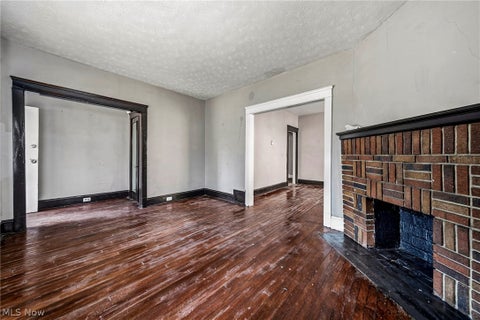 Tiny photo for 406 E 148th Street, Cleveland, OH 44110 (MLS # 5241773)
