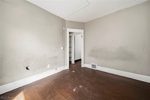 Tiny photo for 406 E 148th Street, Cleveland, OH 44110 (MLS # 5241773)