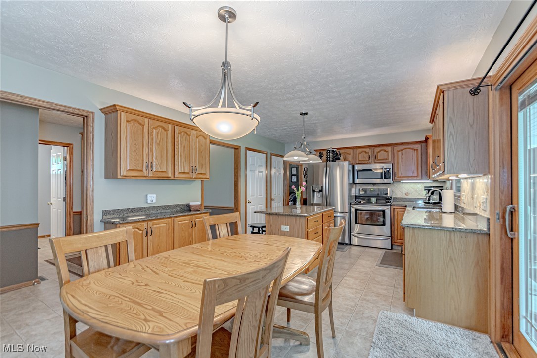 582 Blackberry Circle, Brunswick, Ohio image 7