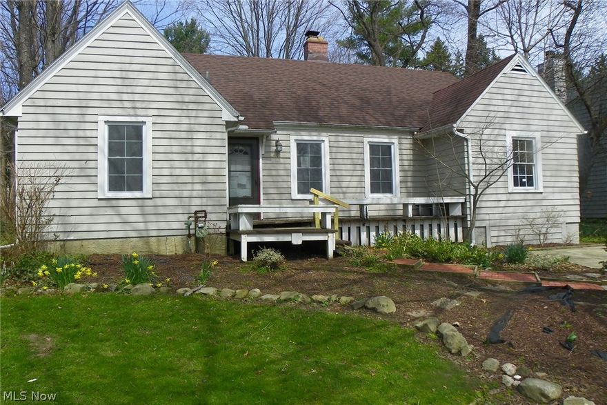 This is a Fannie Mae home many updates made, roof repaired new paint and carpet, quiet street, 4 bedroom 2 full bath home ready for you to move in,
near shopping,