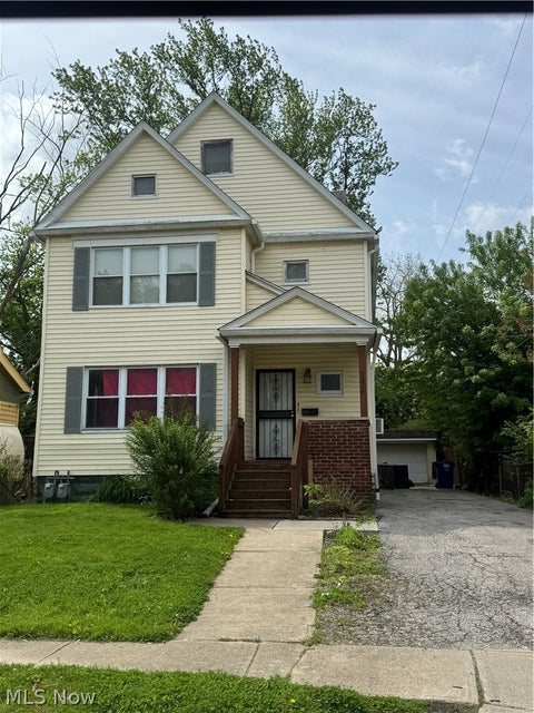 Homes For Sale - 9316 Raymond Avenue<br/> Cuyahoga County, Cleveland, OH 44104