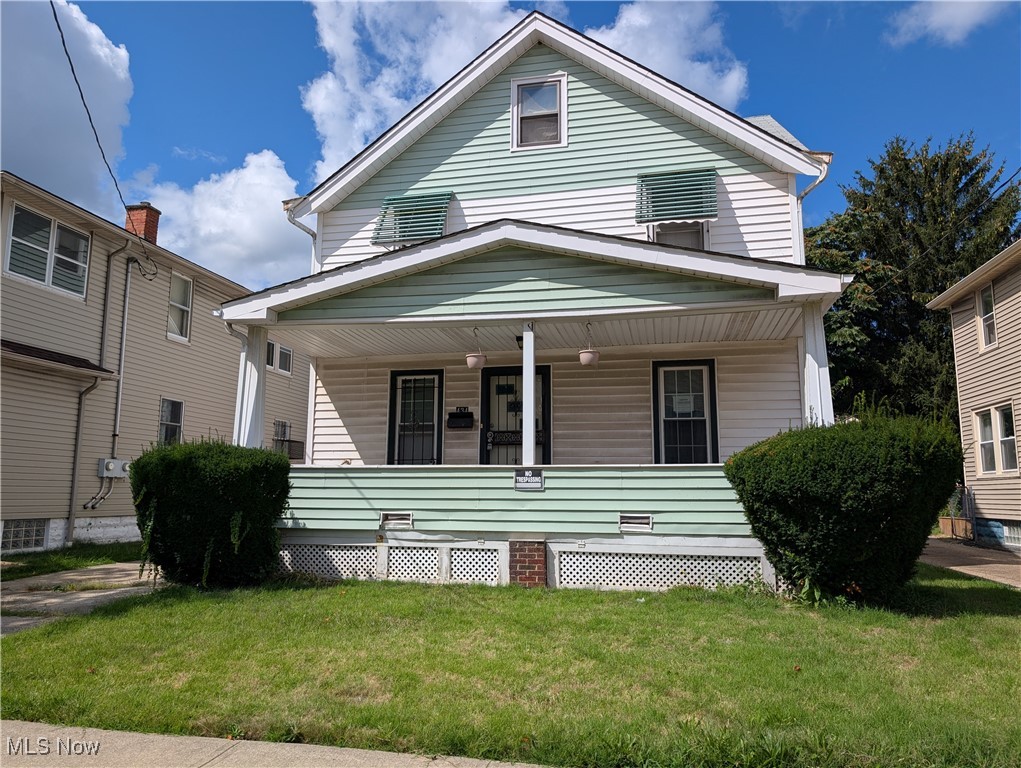 Calling all savvy investors looking for a great duplex rehab opportunity in an excellent neighborhood, Waterloo Arts District! This sturdy duplex has great bones and cash cow potential. Huge unfinished attic can be finished into an additional suite or studio!! It can even be converted to a spacious single family.. The family is ready to accept a fair offer and move forward in the resolution of this estate.
Take your best shot, this diamond in the rough on a beautiful quiet street will not last.