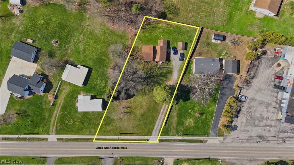 Photo of 819 Fairfield Avenue, Columbiana, OH 44408 (MLS # 5196738)