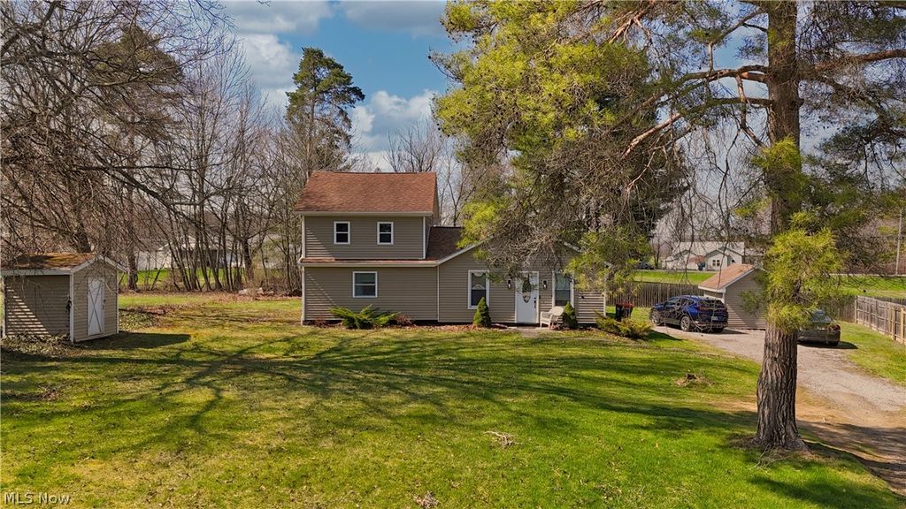 Photo of 819 Fairfield Avenue, Columbiana, OH 44408 (MLS # 5196738)