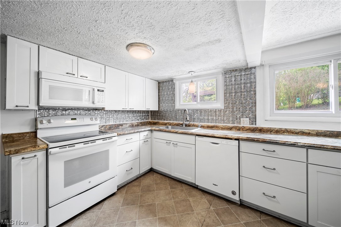 Kiwanis Lake - Residential