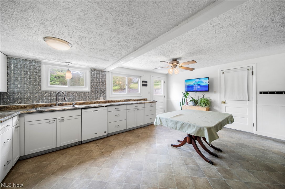 Kiwanis Lake - Residential