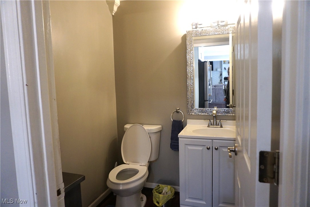 5472 Wixford Lane, Mentor, Ohio image 24