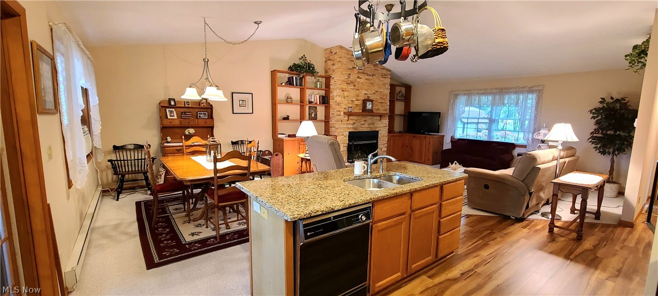 Roaming Rock - Residential