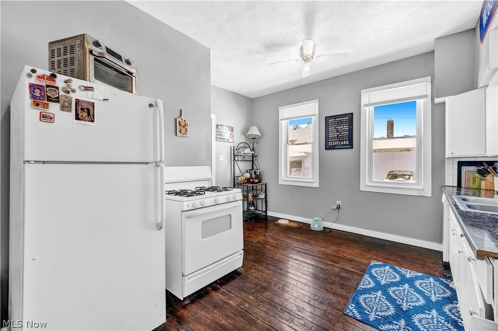 Photo of 5236 Lorain Avenue, Cleveland, OH 44102 (MLS # 5203415)
