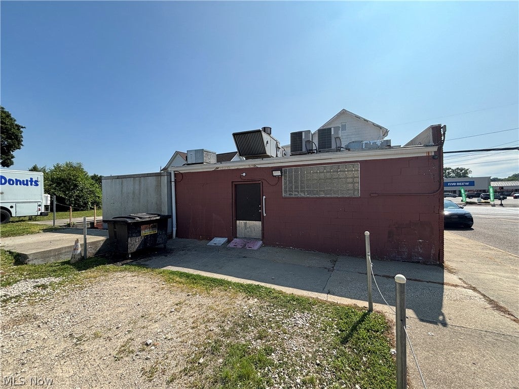 180 Wooster Road N