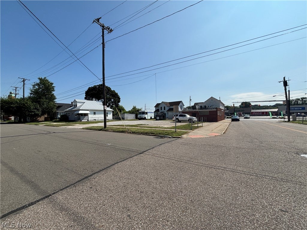 180 Wooster Road N
