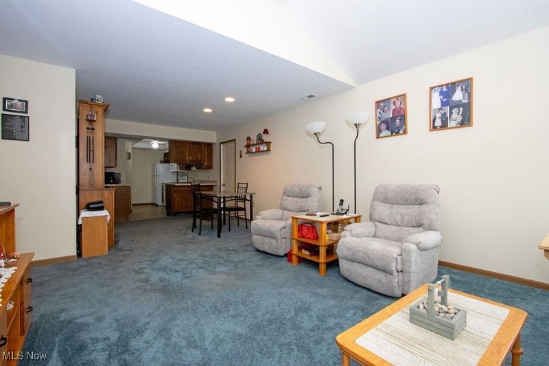 4331 Hunters Chase Ln, Wooster, Ohio image 2