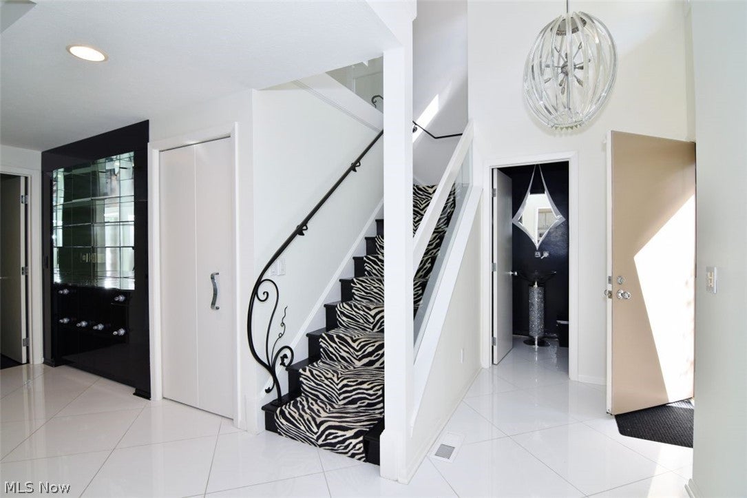 7 Saratoga Court