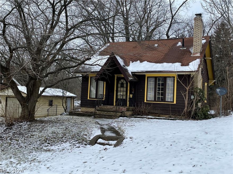 Attractive 1260 Square Feet Bungalow with 2 bedrooms and 2 full baths, situated on a double sized lot, conveniently located close to the expressway and a half a block up from the Park. This would make an excellent rental or owner occupied. A paved driveway leads you to a detached garage, and the extra large back yard has a private feel. This home is clean and ready to go to the next owner.