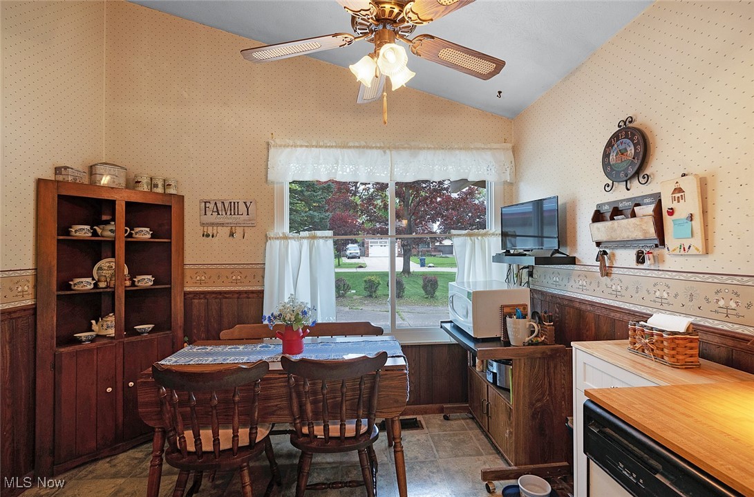 26460 Redwood Drive, Olmsted Falls, Ohio image 19