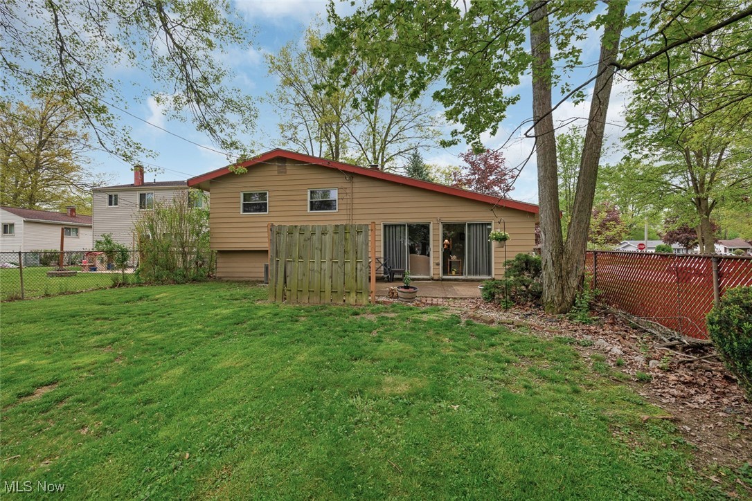 26460 Redwood Drive, Olmsted Falls, Ohio image 8