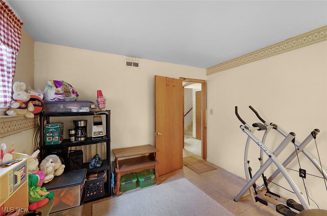 26460 Redwood Drive, Olmsted Falls, Ohio image 32