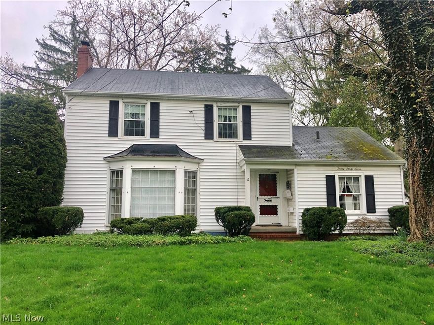 Welcome to this one of a kind home located conveniently in the heart of Cuyahoga Falls. This Home has everything you could ask for. A huge Master bedroom with two walk in closets, an attached Garage, and a large family room. This house wont disappoint!