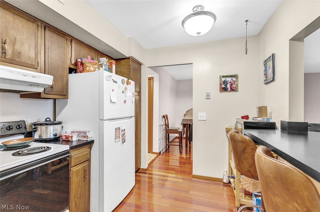 Orchards/Beacon Hill Condo - Residential