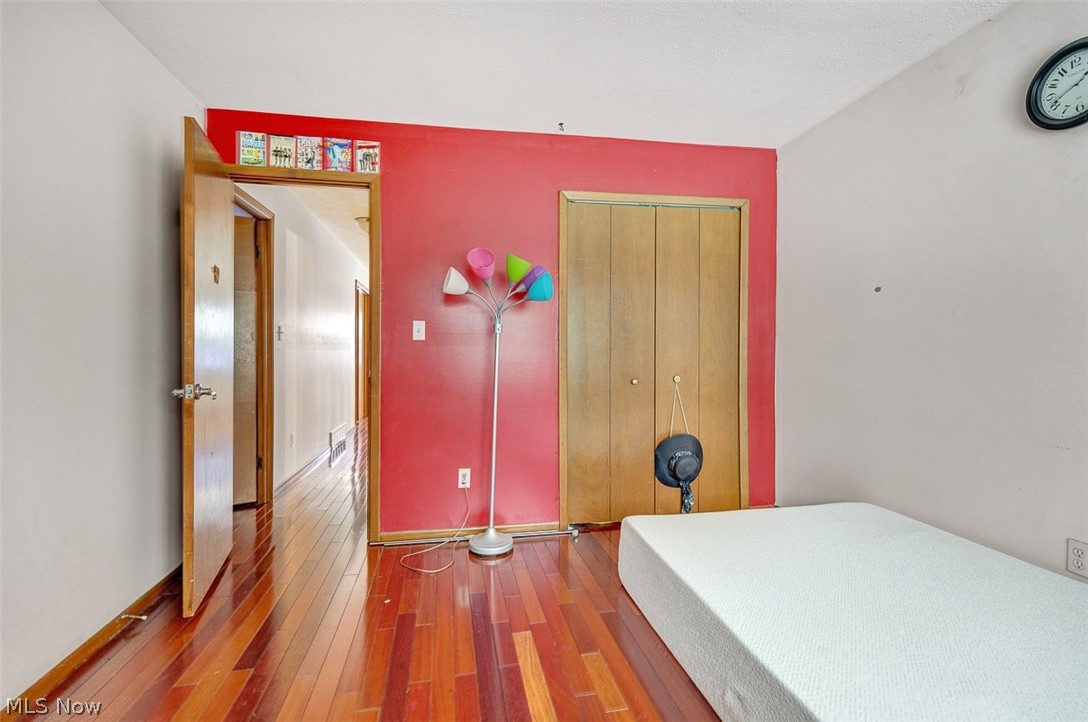 Orchards/Beacon Hill Condo - Residential