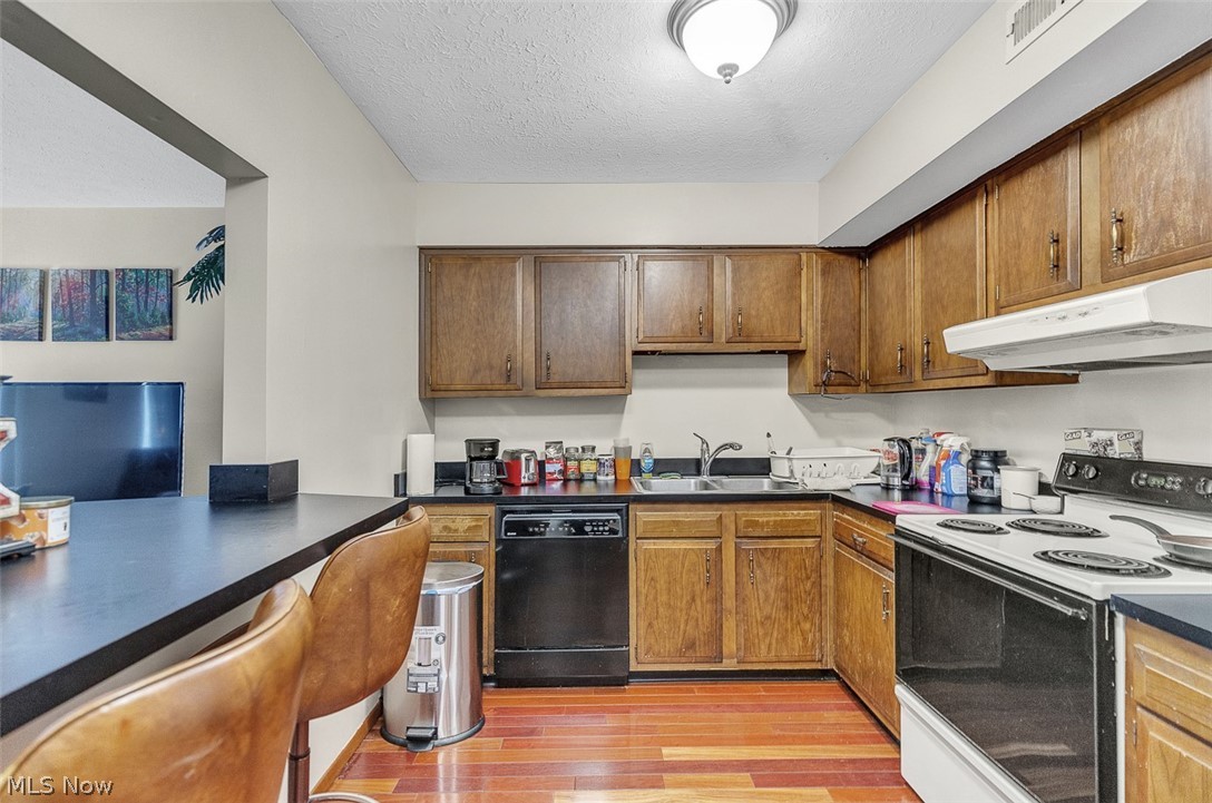 Orchards/Beacon Hill Condo - Residential