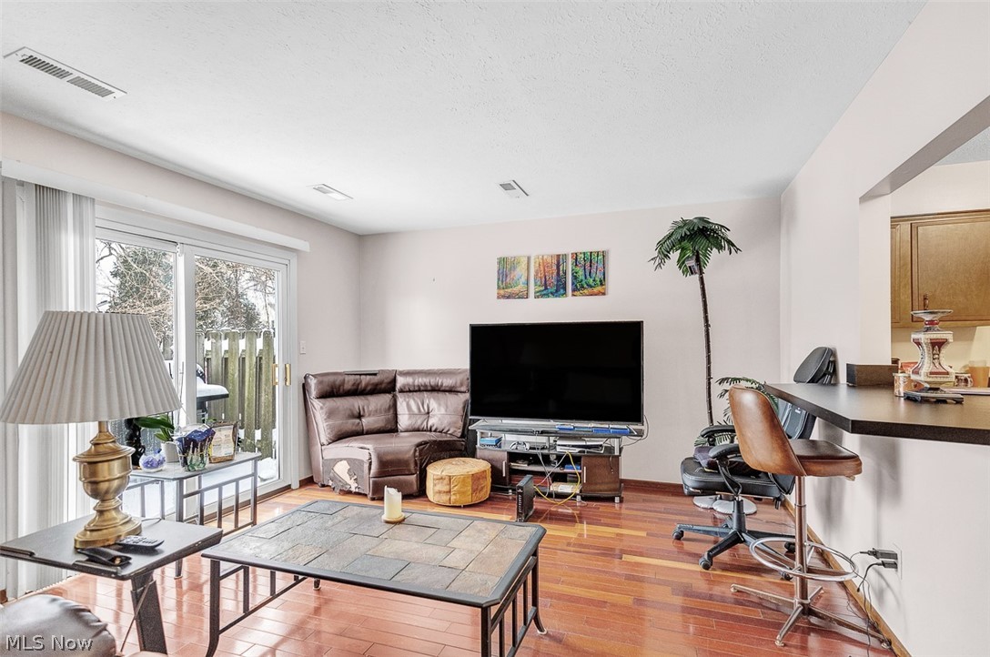 Orchards/Beacon Hill Condo - Residential