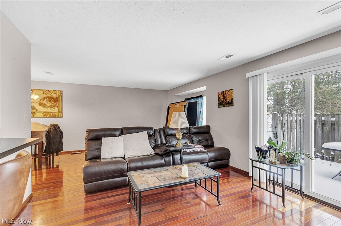 Orchards/Beacon Hill Condo - Residential