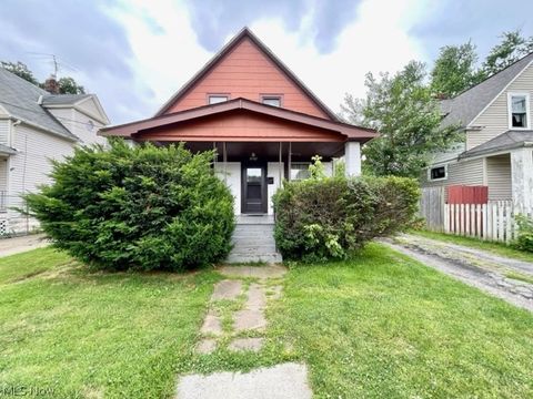 Single Family Residence in Cleveland OH 7705 Camden Avenue.jpg