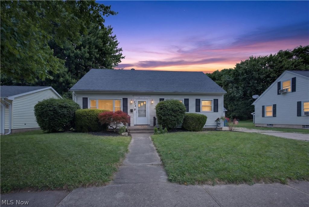 Photo of 908 South Street, Fremont, OH 43420 (MLS # 5217675)