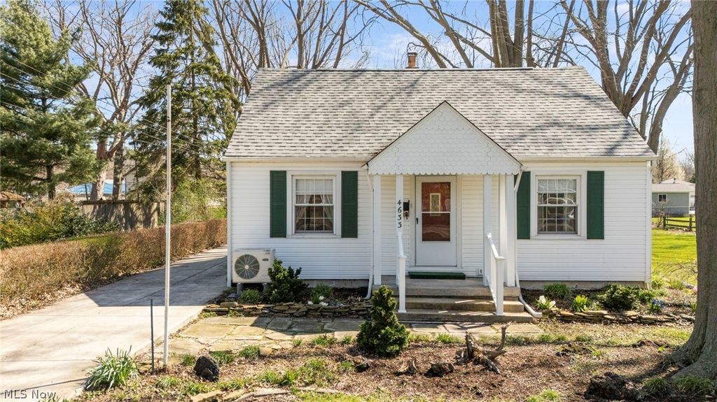 Photo of 4633 Farley Drive, Mentor, OH 44060 (MLS # 5200230)