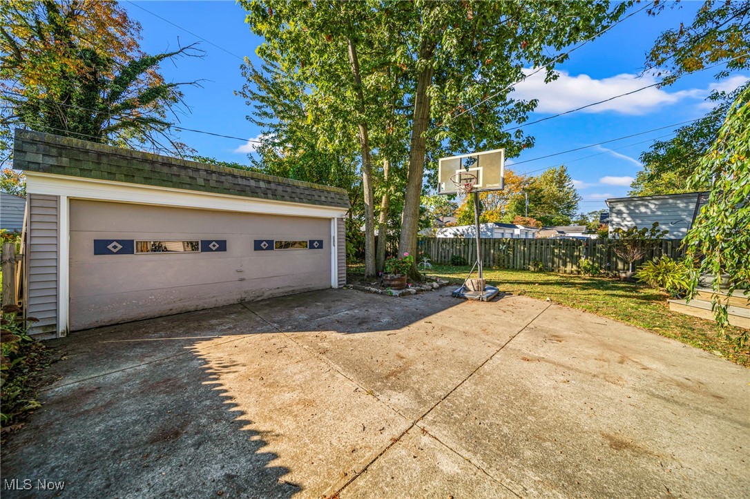 D C Reeds Shoreland - Residential