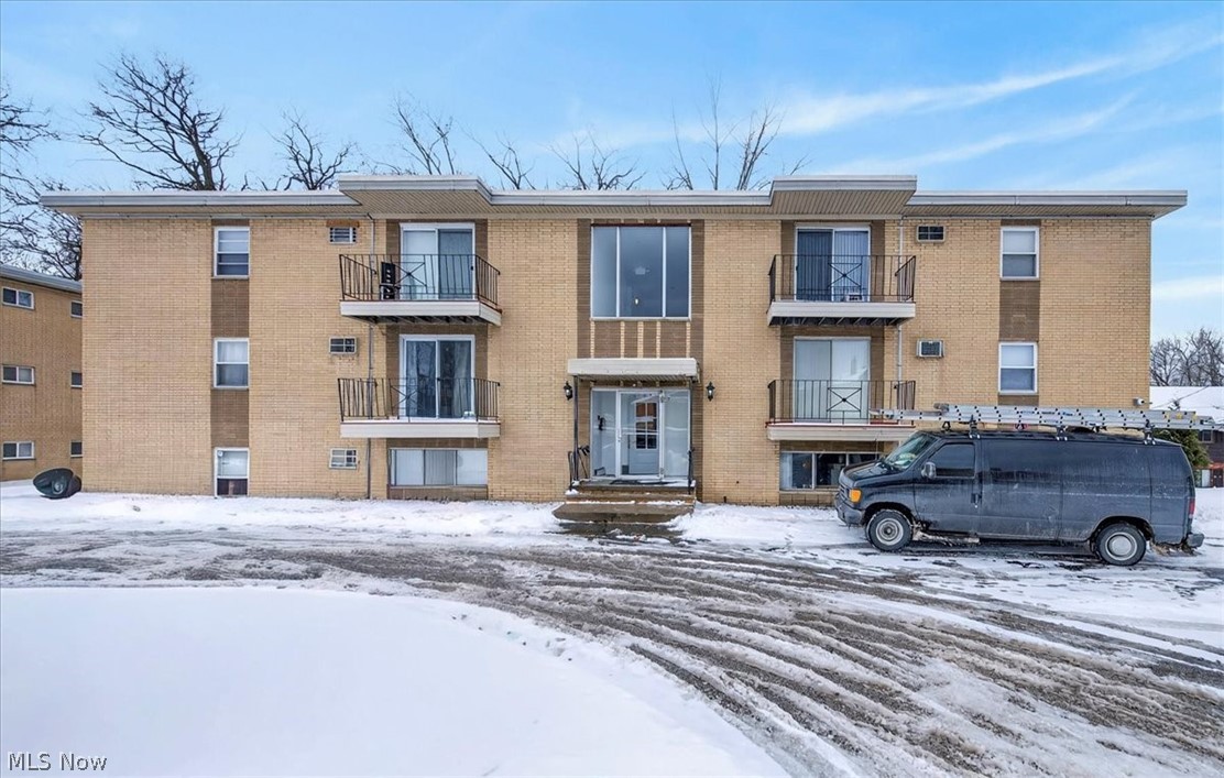 Maple Village Condo Bldg #5382 - Residential