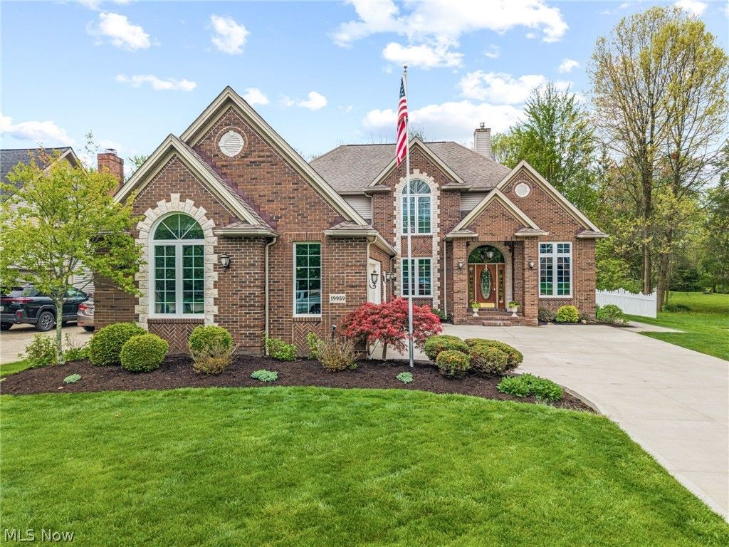 Photo of 19959 Shenandoah Ridge, Strongsville, OH 44149 (MLS # 5205598)