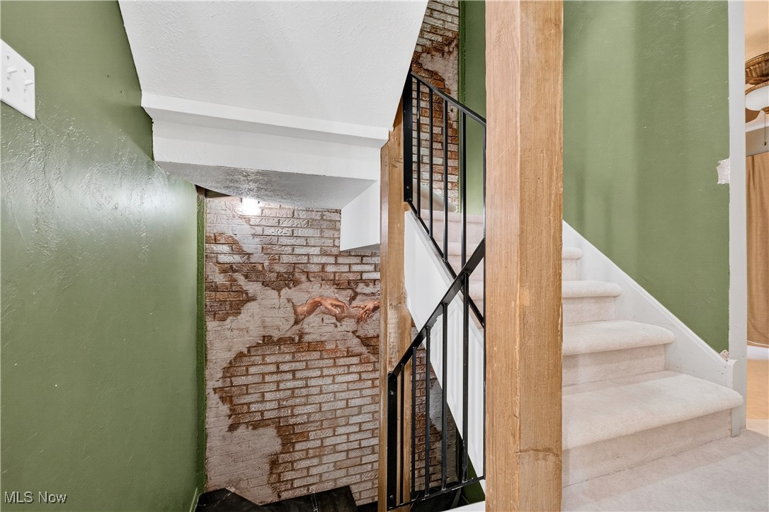 Four Seasons Twnhs - Residential