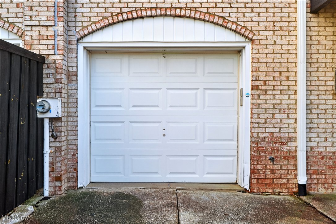 Four Seasons Twnhs - Residential