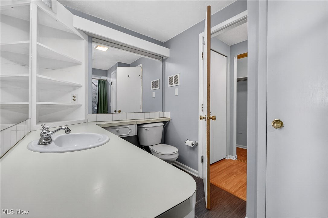 Four Seasons Twnhs - Residential