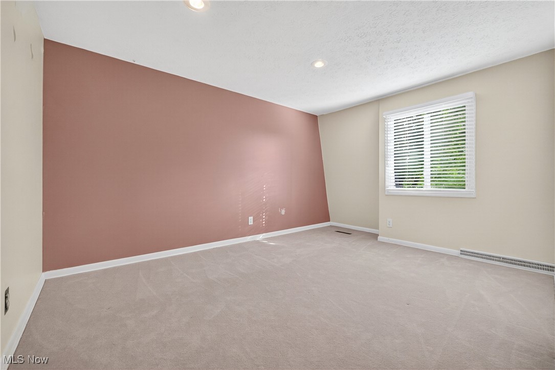 Four Seasons Twnhs - Residential