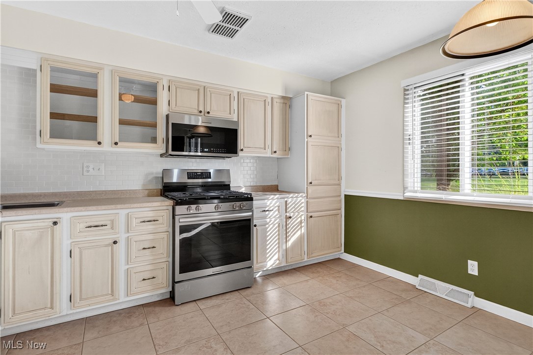 Four Seasons Twnhs - Residential