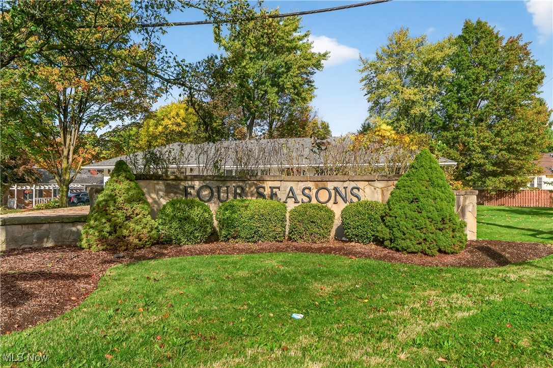 Four Seasons Twnhs - Residential