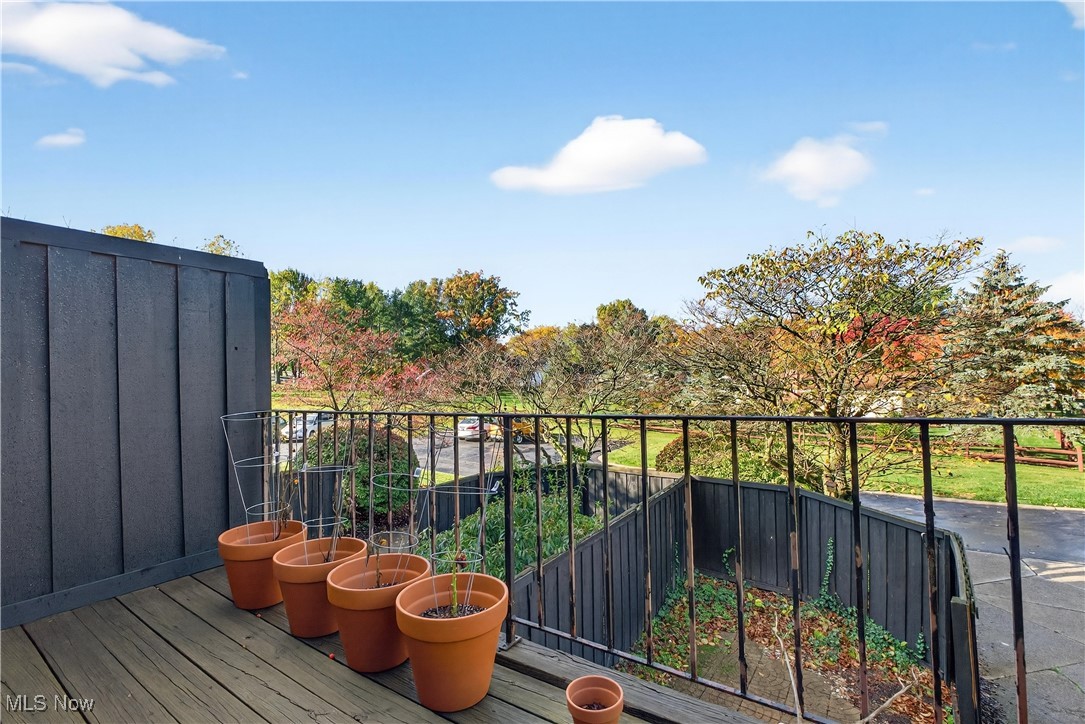 Four Seasons Twnhs - Residential